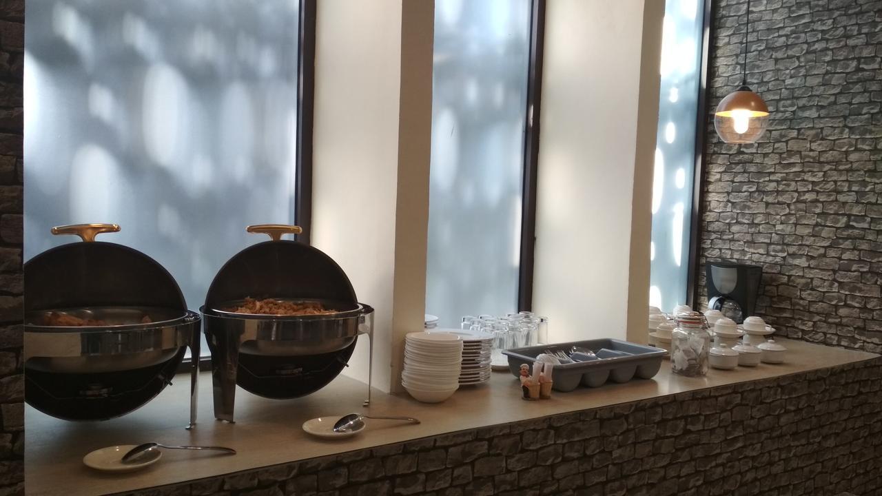 Kitara Hotel Jakarta Buitenkant foto